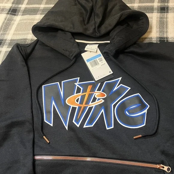 Nike
Pull over hoody
Lil Penny Hardaway - Picture 4 of 12